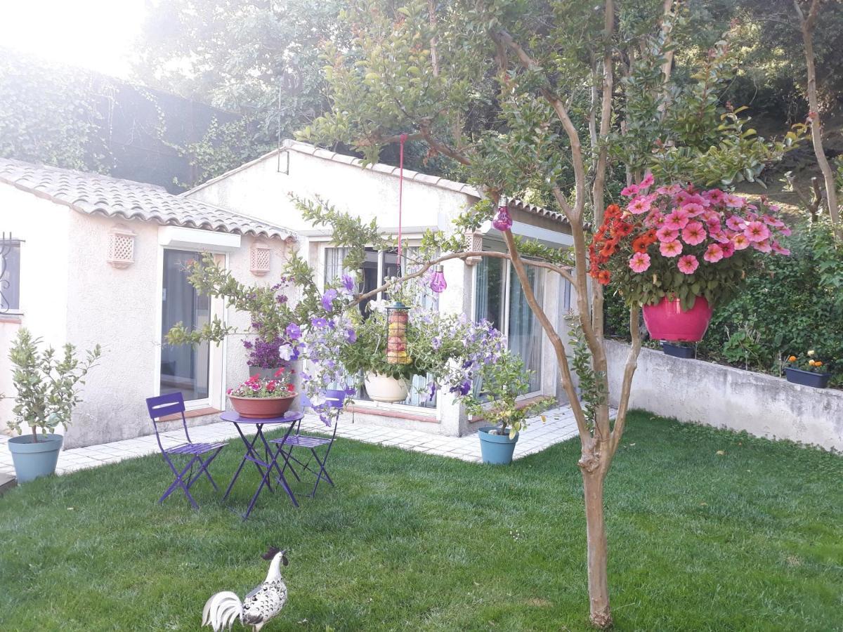 Dans Un Jardin Bb Et Jacuzzi Panzió Mandelieu Kültér fotó