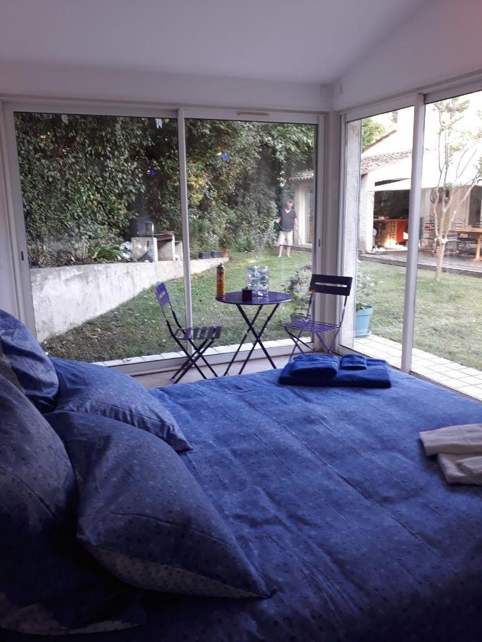 Dans Un Jardin Bb Et Jacuzzi Panzió Mandelieu Kültér fotó