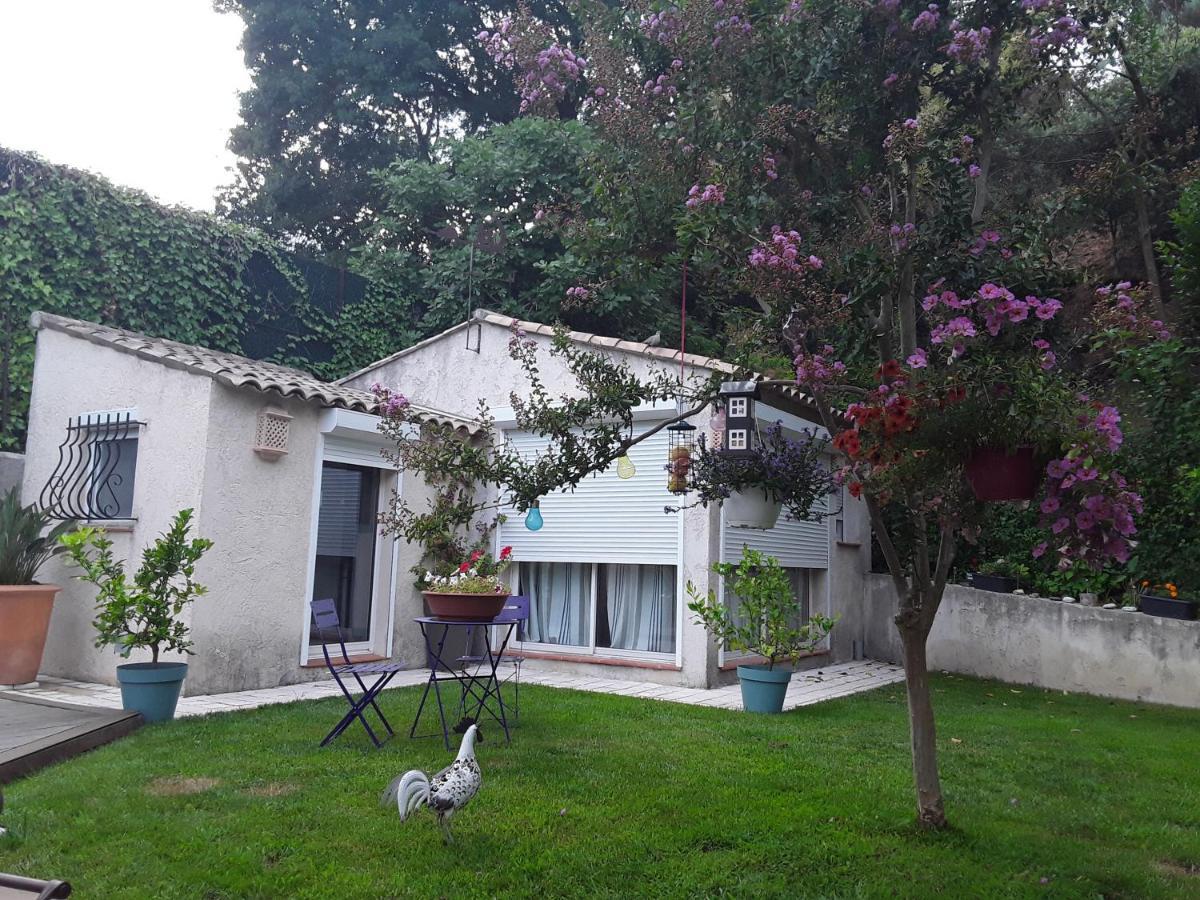 Dans Un Jardin Bb Et Jacuzzi Panzió Mandelieu Kültér fotó