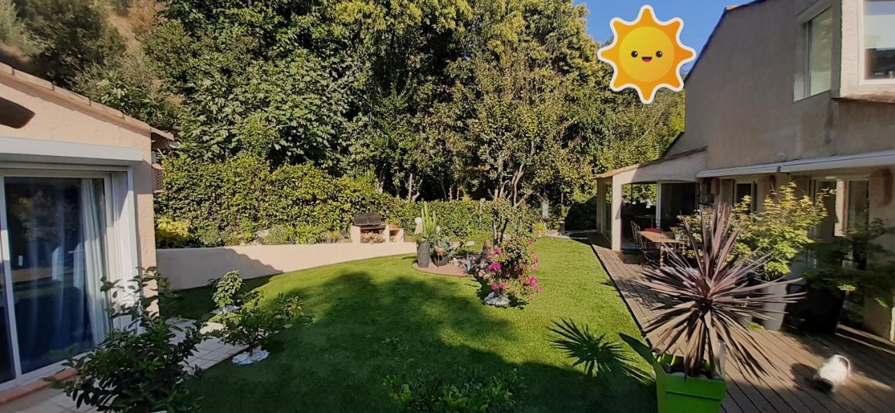 Dans Un Jardin Bb Et Jacuzzi Panzió Mandelieu Kültér fotó